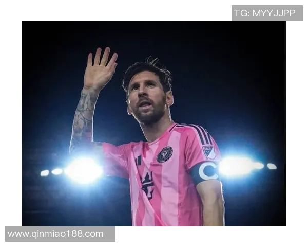 以传奇前锋梅西职业生涯转折点解析与世界足球发展影响研究